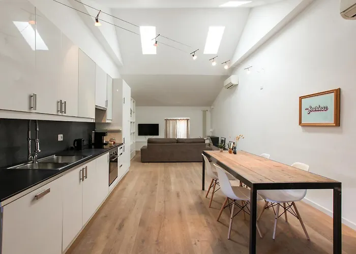 Modern And Cosy Apt Arco Della Pace